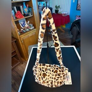 Chic Leopard Print Faux Fur Shoulder Bag